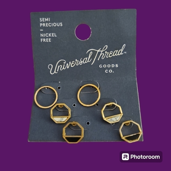 3/$20 UNIVERSAL THREAD Goldtone Hexagon Post Earrings - Picture 1 of 4